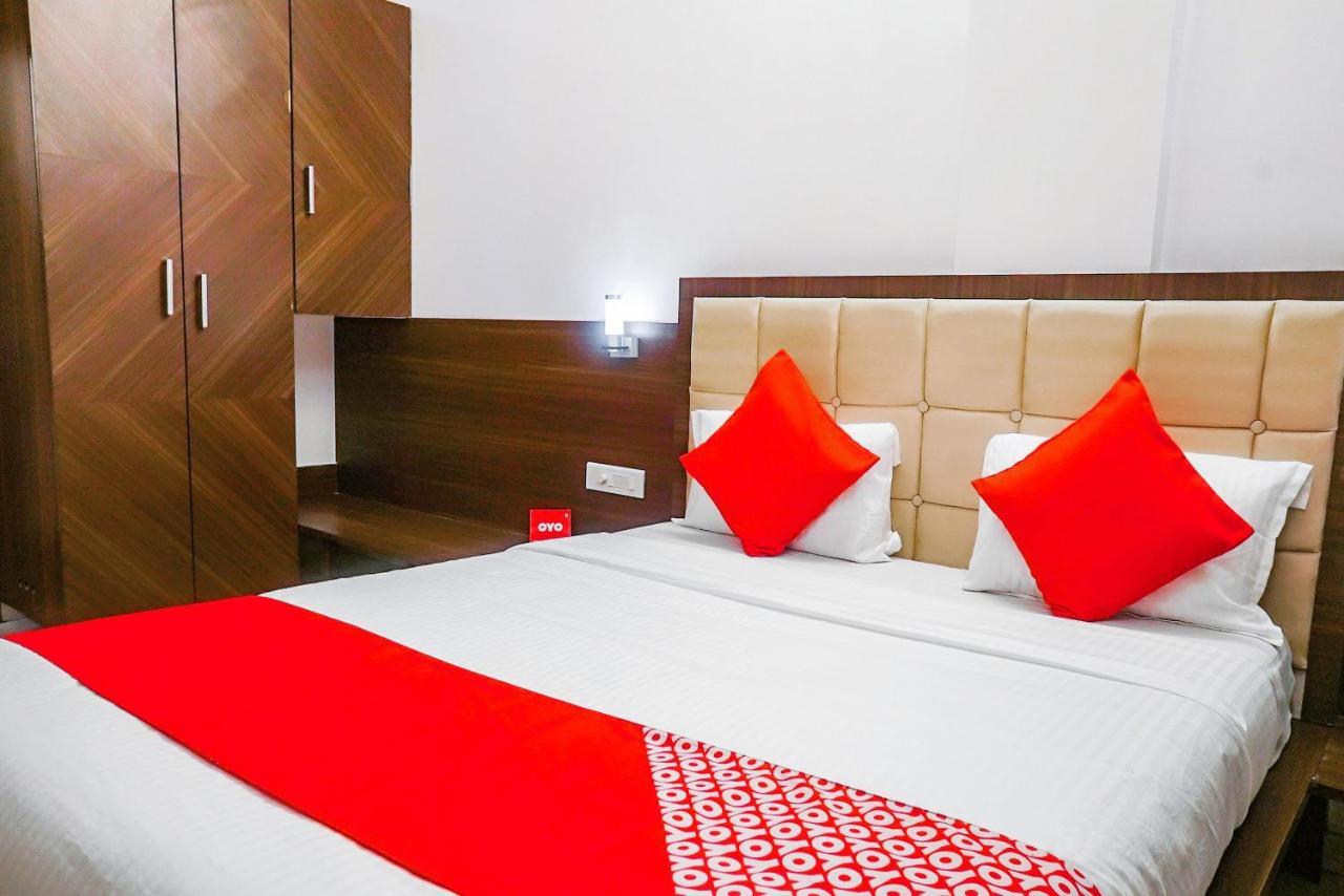Oyo 15541 Pearl Inn プネ エクステリア 写真